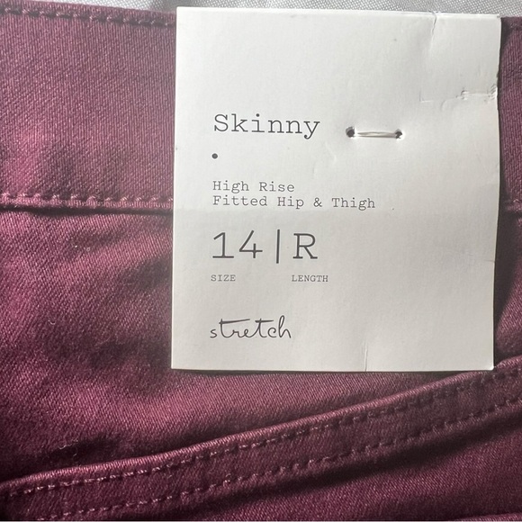 A New Day Women’s Skinny Button Front Jeans Burgundy Size 14 - Picture 6 of 7